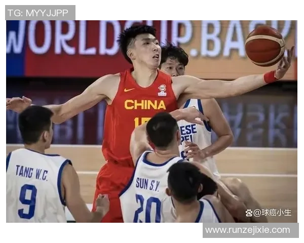 中国足球后卫如何通过个人努力成长为顶级球星的成功故事